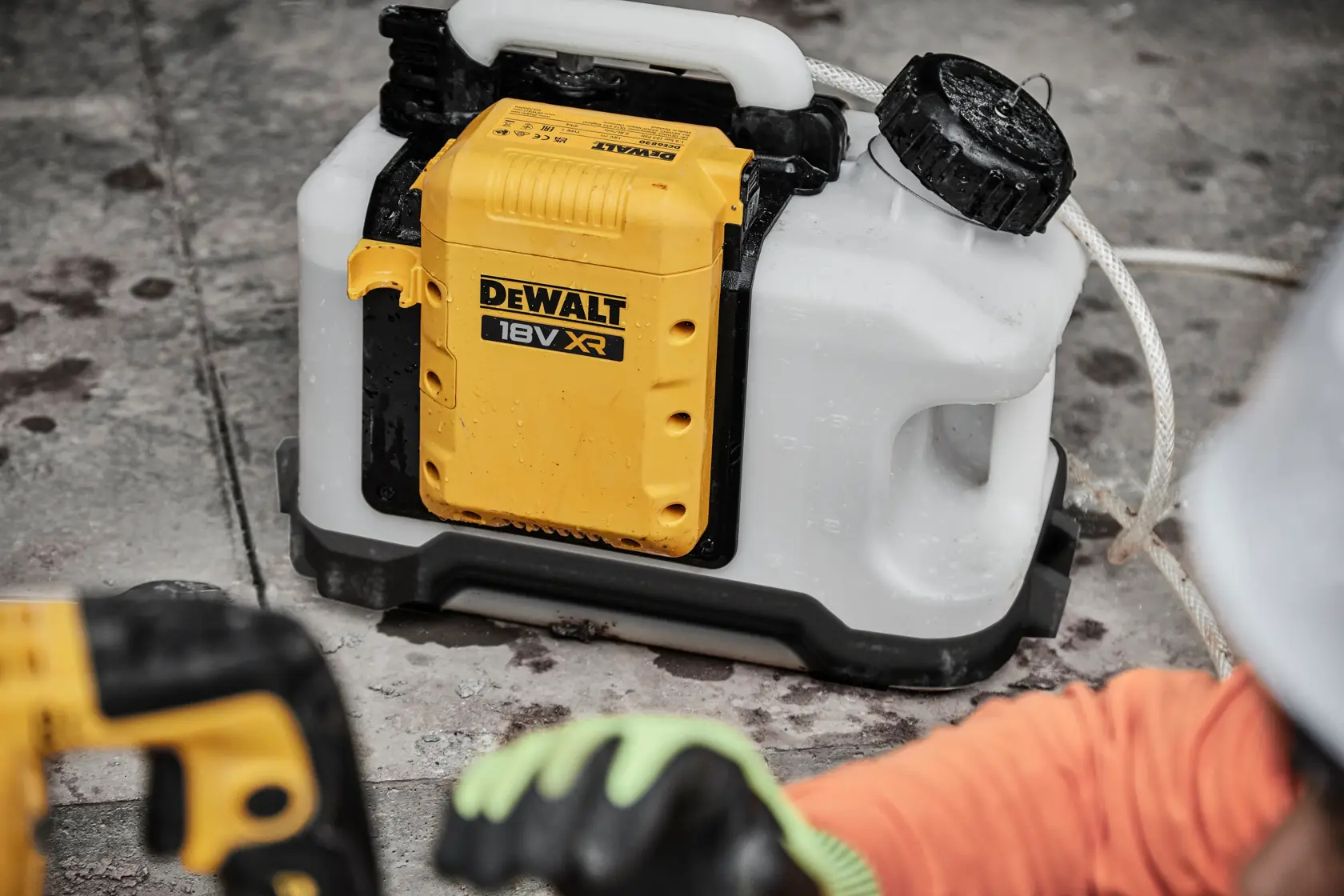 DEWALT photography product DCE6820N, DCE6820N-XJ shown on site with yellow and white casing.